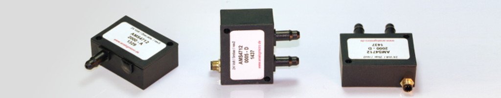 Verschiedene Typen der Drucktransmitterserie AMS 4712 mit 4 ... 20 mA Stromschleifenausgang.